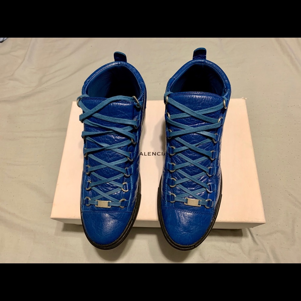 Balenciaga Arenas size 9